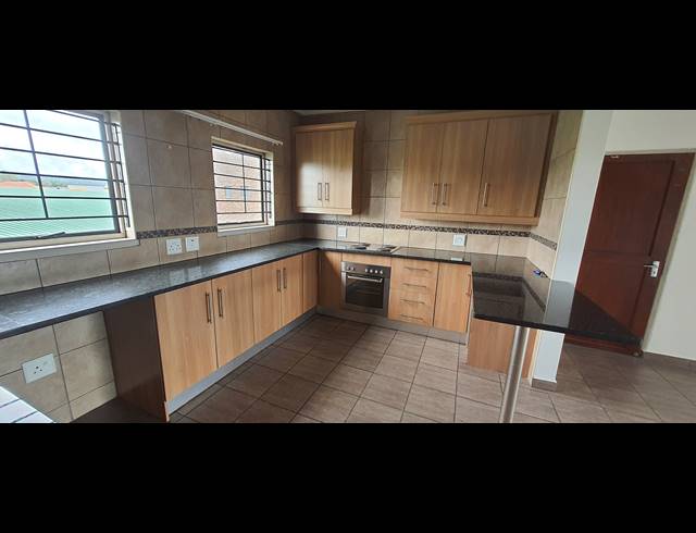 2 BEDROOM TOWNHOUSE RENTED IN WILLOW ACRES